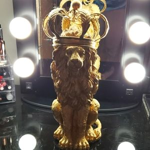 GOLD LION STATUE